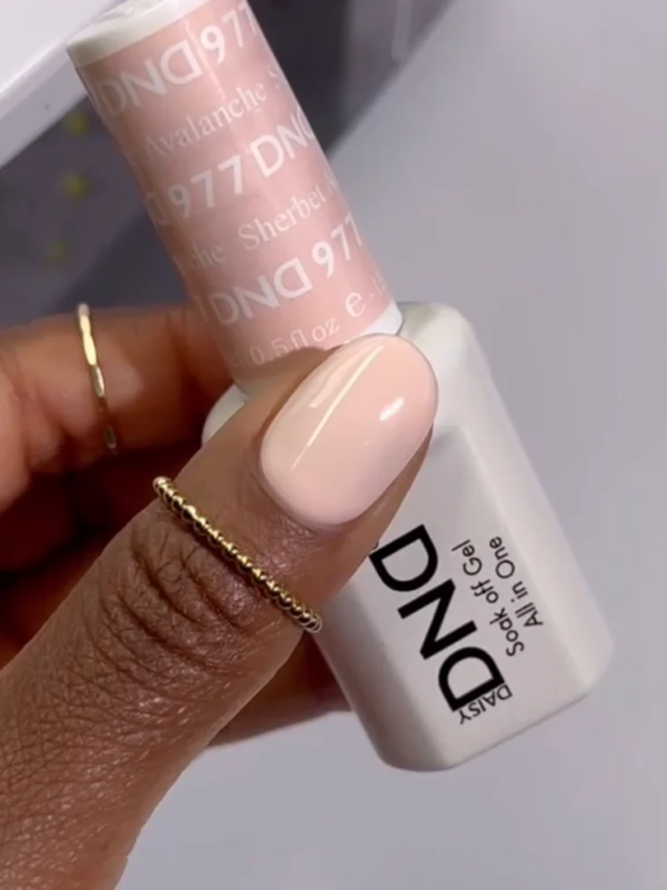 DND Single Gel #977 - Sherbet Avalanche (pastel beigh-pink)